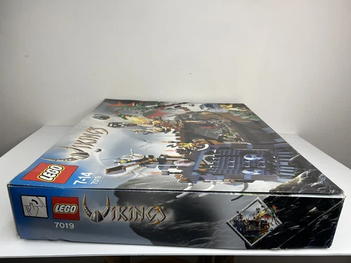 LEGO Vikings Fortress Against the Fafnir Dragon 7019 - Picture 4 of 10