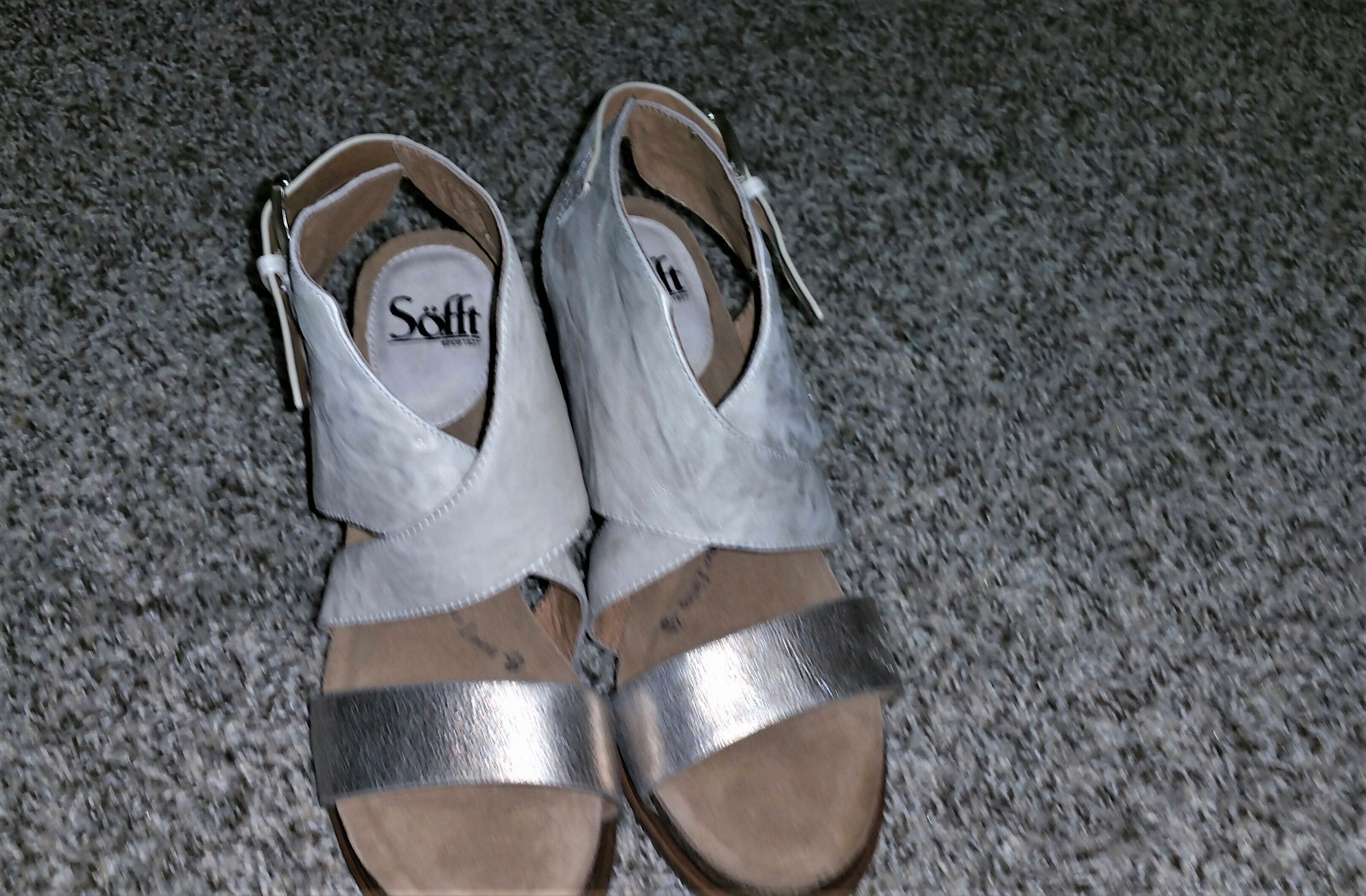 CLEARANCE- Sofft Damenschuhe Christine Platform Sandale Heels Light Grau / Gold 9M CLEARANCE- Sofft Damenschuhe Christine Platform Sandale Heels Light Grau / Gold 9M