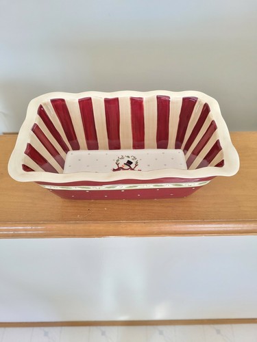 Grasslands Road Keramik Laib dunkelrot weinrot gekräuselte Felge 9 1/2" L x 6" Bx 3 1/2D - Bild 1 von 10