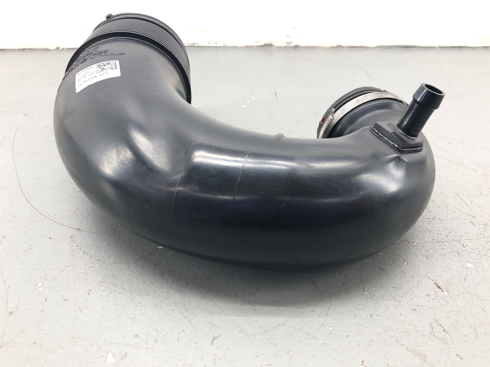 2020-2023 MCLAREN GT 4.0L ENGINE RIGHT AIR INTAKE HOSE PIPE 22FA065GP OEM 2021