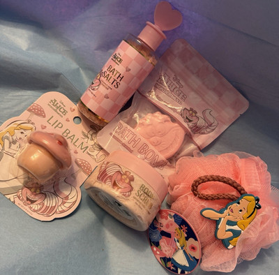 Disney Alice in Wonderland Cheshire Cat 5 piece Spa Set
