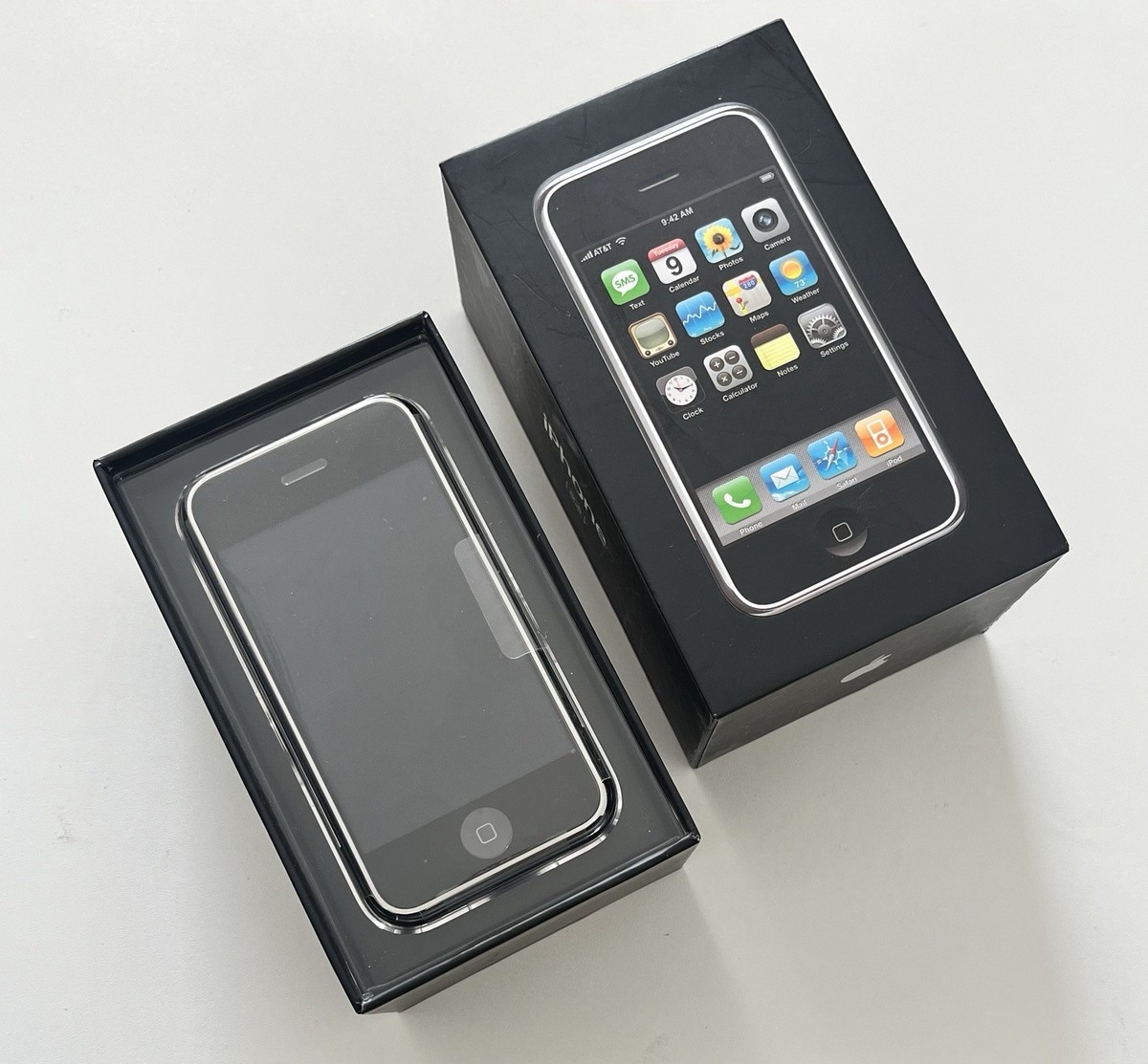 Old Stock Apple iPhone 2g 8gb 1st Generation Collector Piece 12