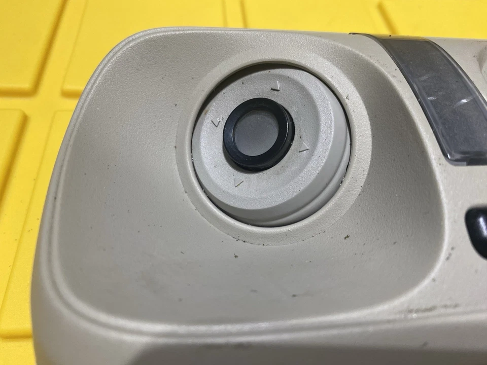 Luz domo Chrysler Aspen 2007-2009 5KM58TRMAA LED fabricante original SUV GM techo interior Foto 2 de 4