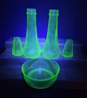 New Listing5pc Lot Uranium Green Depression Glass Salt & Pepper & Spice Shakers + Bowl