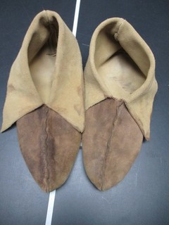 Reproduction 18th Century Eastern Style Leather Moccasins Men's 13