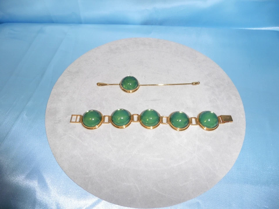 Vintage Lalique Crystal Green Cabochon Linked Bracelet & Hat Pin Nerita France - Image 4 of 4