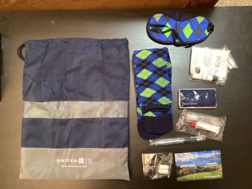 4 UNITED AIRLINES BUSINESS CLASS golf AMENITY KITS— PGA TOUR BAGS - Picture 1 of 16