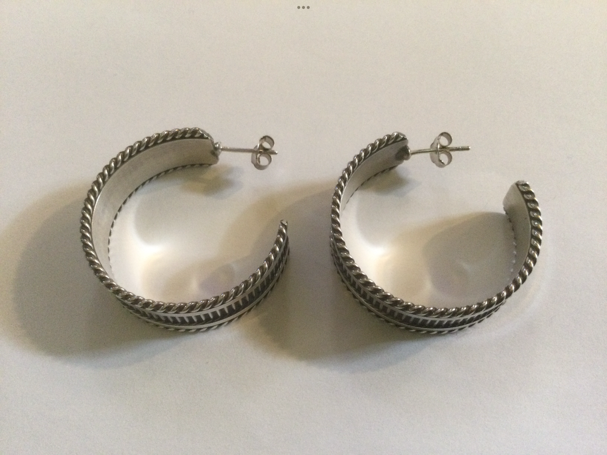 Signed NATIVE AMERICAN RON YAZZIE Sterling Silver NAVAJO 3/4 Hoop