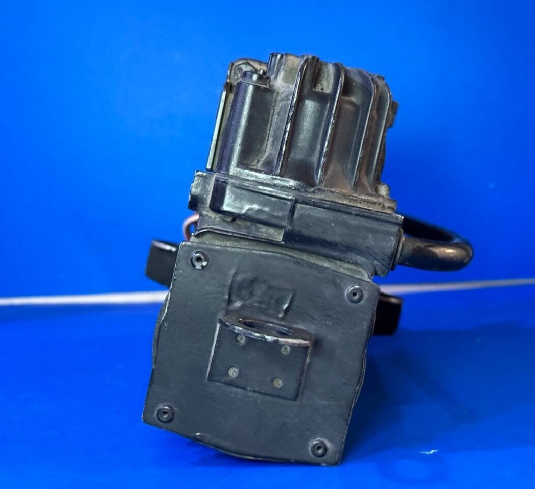 Maybach 57 2004 INNER Air suspension compressor