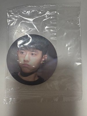 EXO D.O. Spiegel in Abzeichenform