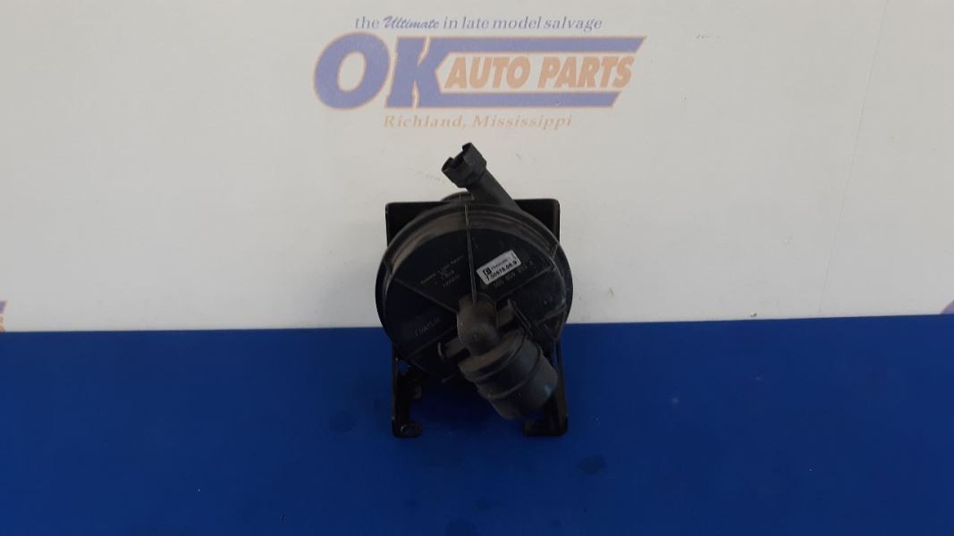 McLaren 650S 2015 Secondary air pump