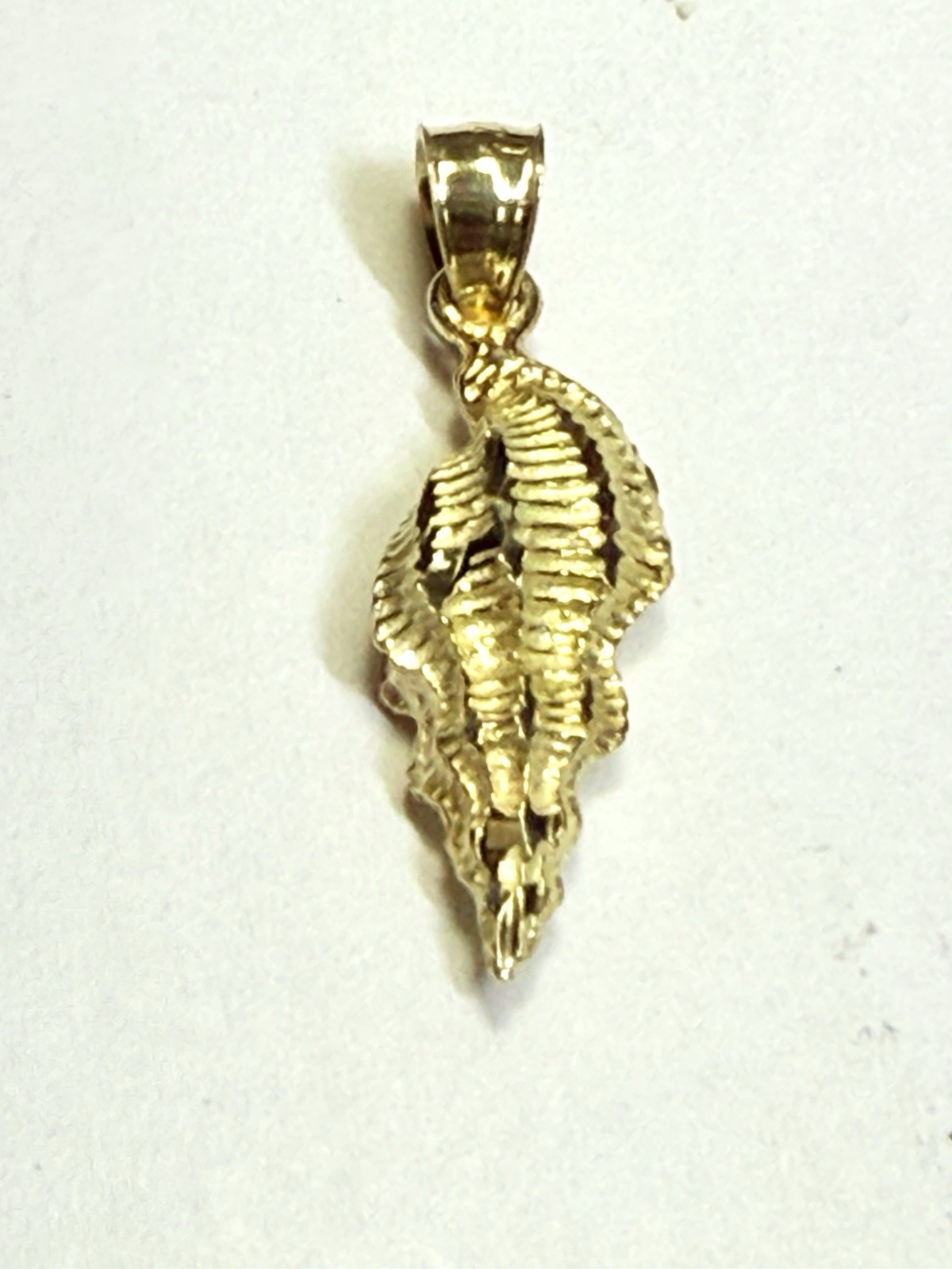 10k Solid Yellow Gold Conch Shell Pendant  ~ One … - image 1