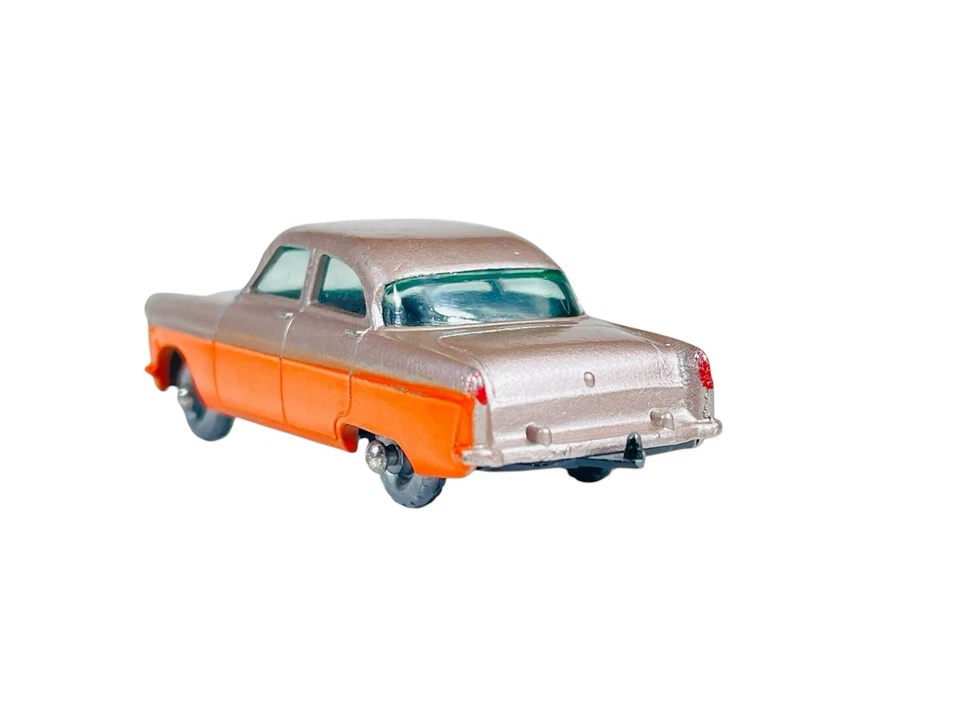 Matchbox Moko Lesney No. Ford Zodiac 33a SPW champán/naranja Foto 3 de 4