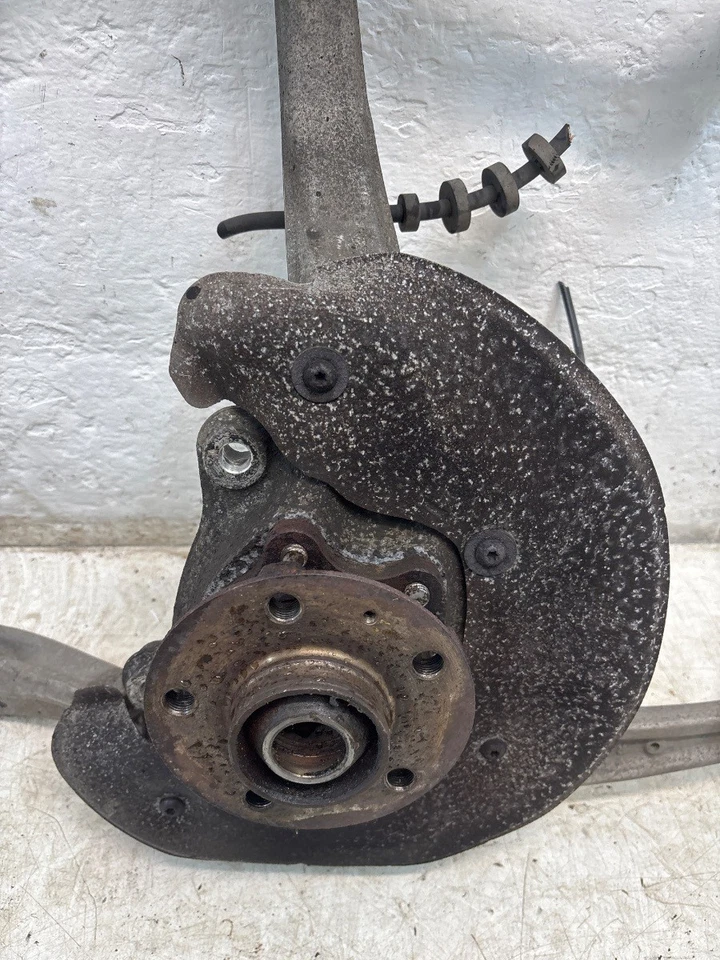 Audi A4 B8 Estate (2008-2012) Front Right Wheel Hub 8K0 - Image 2 of 4