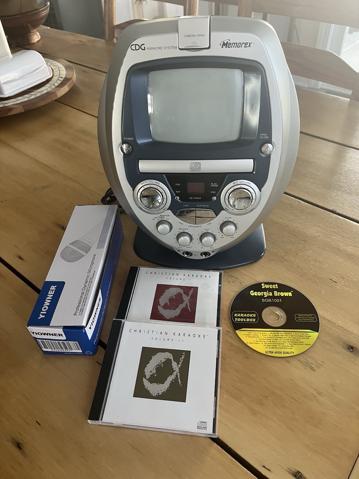 Memorex MKS8502 CDG Karaoke System With New Microphone & CDs