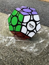 CALVINS BUBBLEMINX/ Megaminx. Black Body.