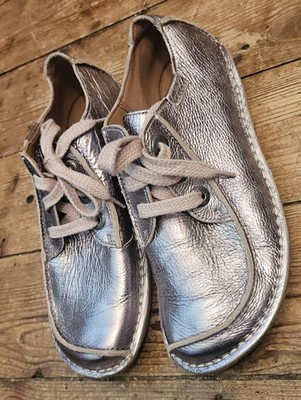 Clarks, unstrukturierte goldene Leder Schnürschuhe flach gepolstert, Gr.7, neu/ungetragen.