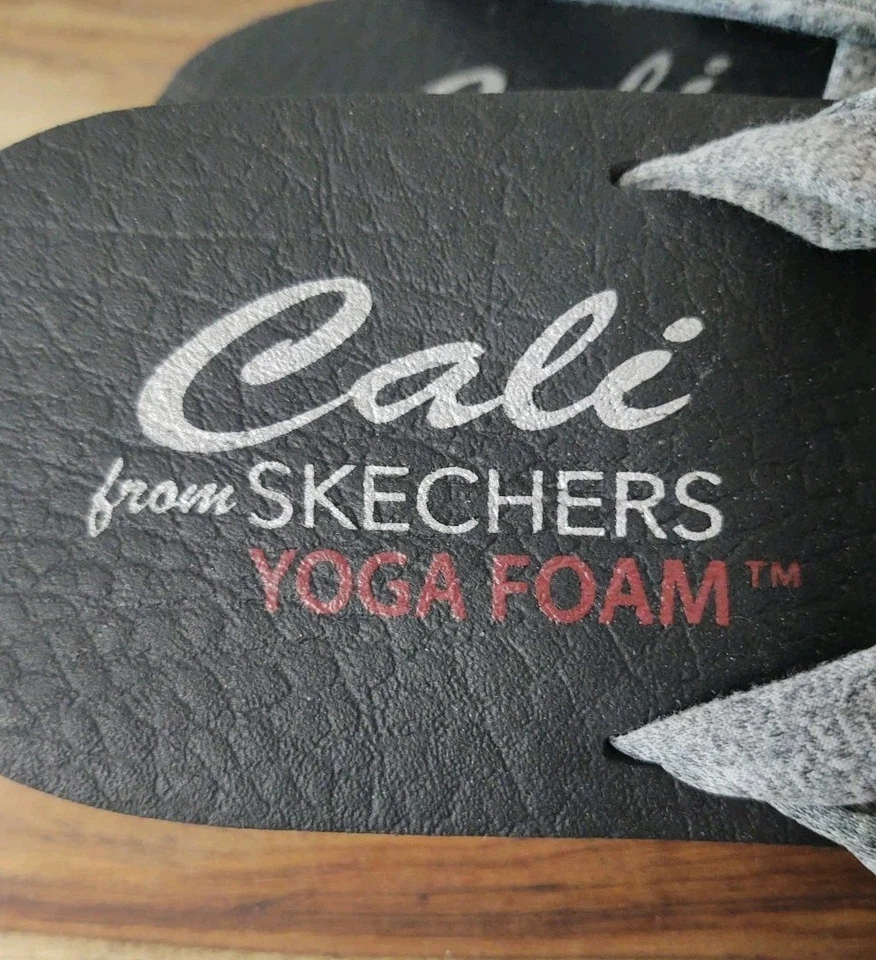 🧘🏻Skechers Cali Studio Yoga Espuma Gris Chanclas Para Mujer 10M Foto 4 de 4