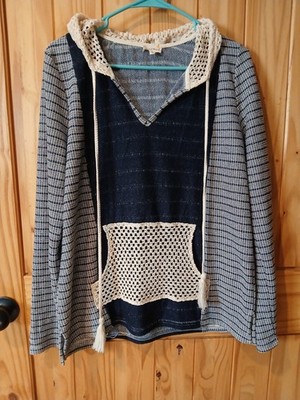 Hem & Thread Cream Crochet Trim Blue Striped Top Size M