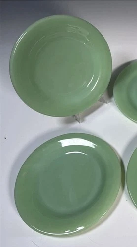 ONE (1) FIRE KING JADEITE Green Glass Restaurant Ware Salad Plates 6-3/4”