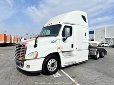 2017 Freightliner Cascadia 125 High Roof Semi Sleeper Truck Tractor MT bidadoo