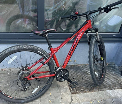 Cube Aim Mountainbike rot/schwarz, 21 Gänge, Scheibenbremse, 29 Zoll, Aluminium