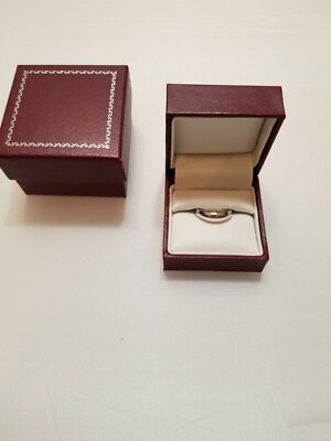 New in Box - Helzberg Diamonds 14K white gold wedding bank 4mm size 8