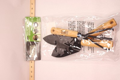 Ames 3-Piece Wood Handle Trowel, Cultivator, and Transplanter Garden Tool Set