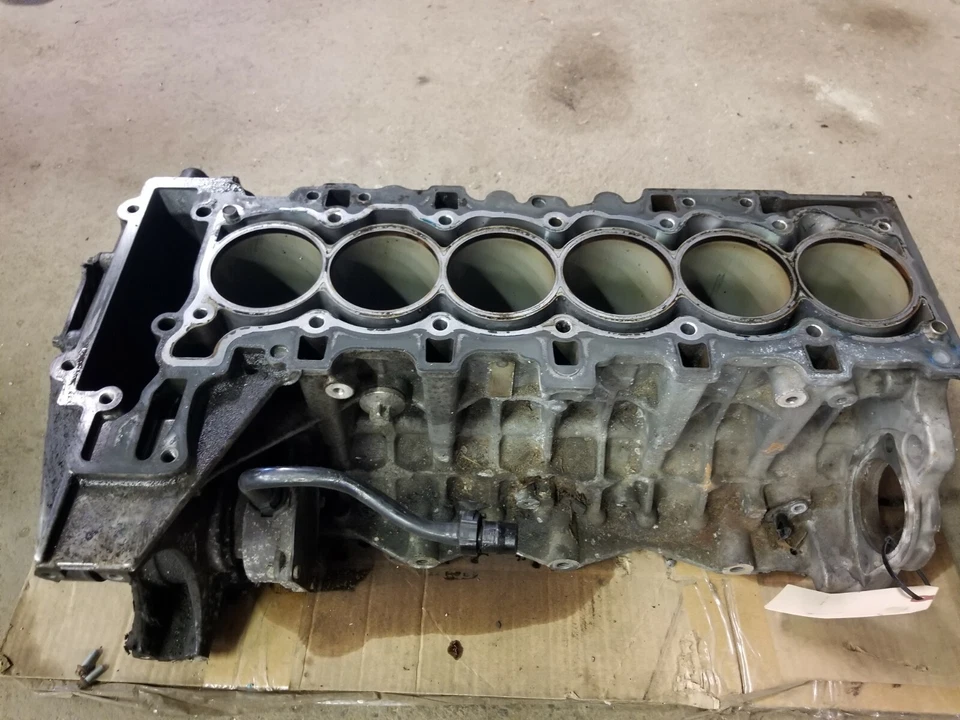 2008 BMW 528i E60 Xi AWD 3.0L ENGINE BLOCK - Image 3 of 4