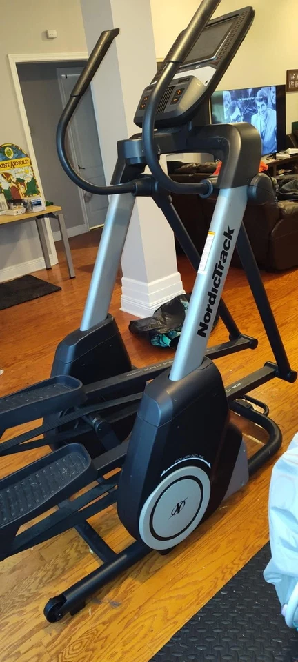 NordicTrack FreeStride Eliptical Trainer FS10i Stepper Glider - Image 4 of 4