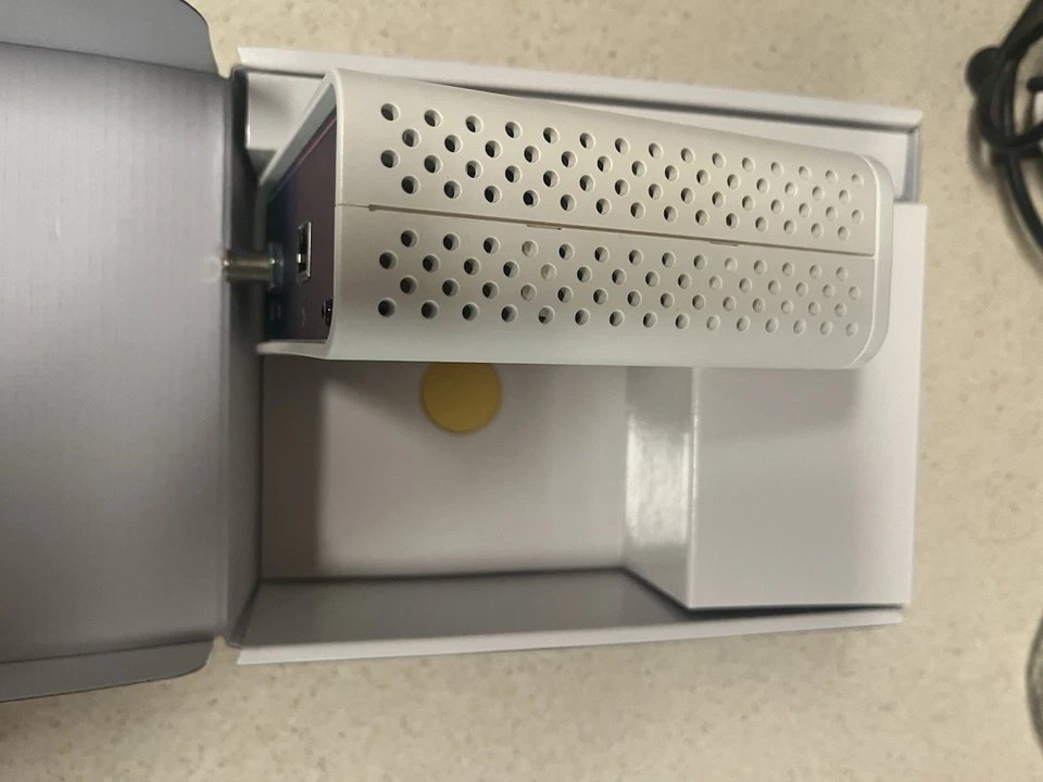 SURFboard SB6183 DOCSIS 3.0 Cable Modem Max Speed 686 Mbps for Cox Spectrum X... - Image 4 of 4