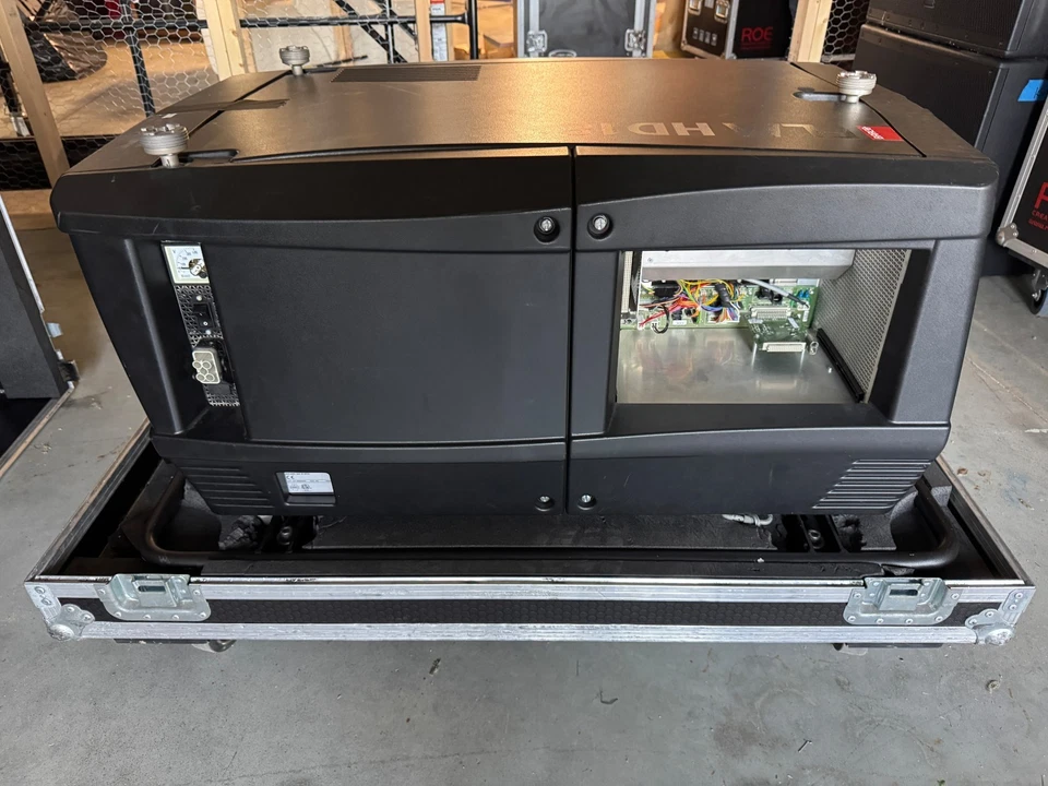 Barco FLM HD18 - SXGA 3 Chip DLP - 18K Lumens Lamp Projector 1080P HD SDI PARTS - Image 4 of 4