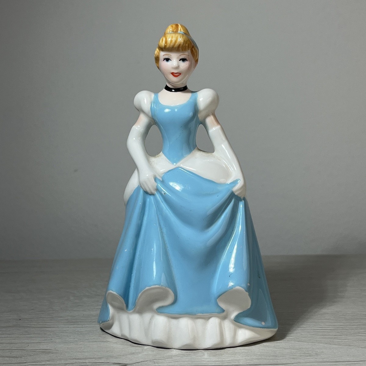 Vintage Walt Disney Japan Cinderella Ceramic Porcelain 5.5
