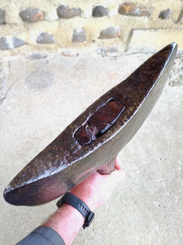 TRES ANCIEN OUTIL - MARTEAU HACHE DE TAILLEUR DE PIERRE - - Photo 4/4