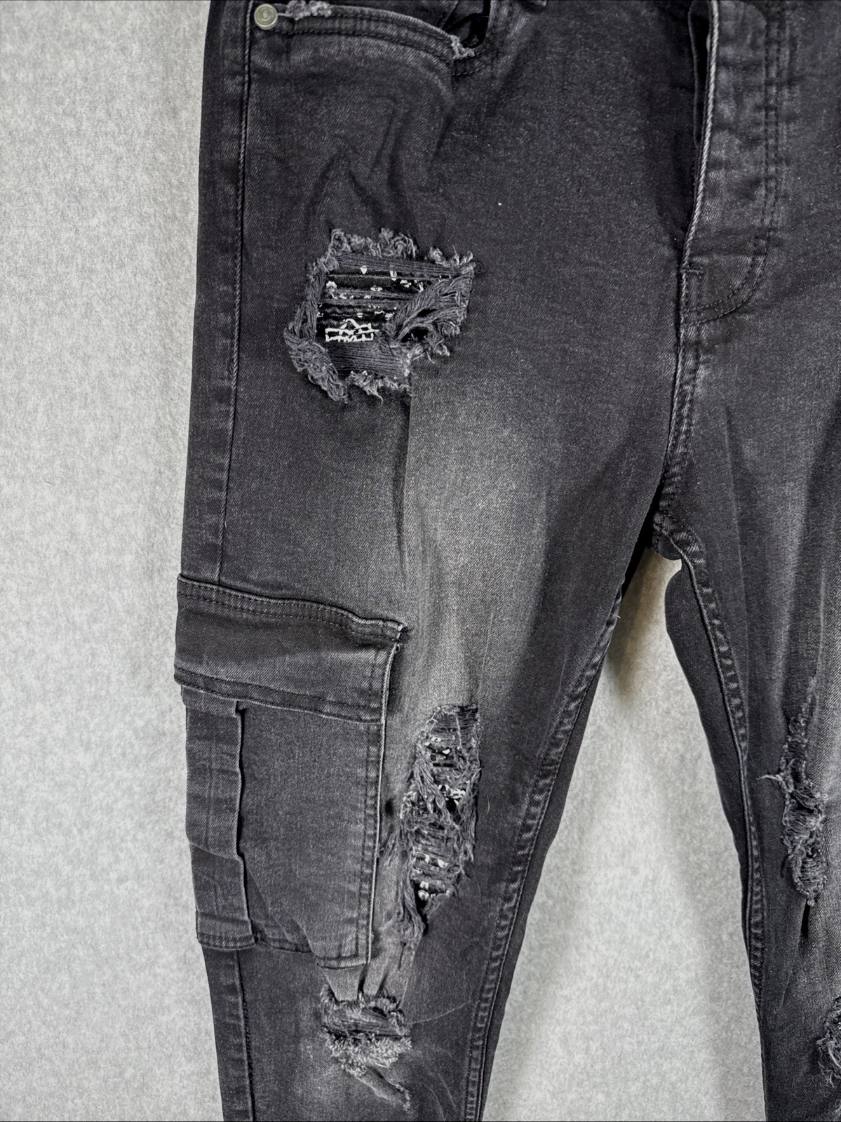 BooHoo Man Men Black Wash Denim Distressed Cargo Jeans Size 32S ButtonFly PreOwn