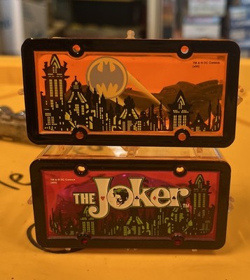 Hot Wheels Park  n Plate Car Case Batman & The Joker.   ( T 15 )