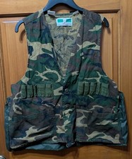 Game Winner Sportswear Vintage Camouflage Hunting Vest Men s Large 42 / 44