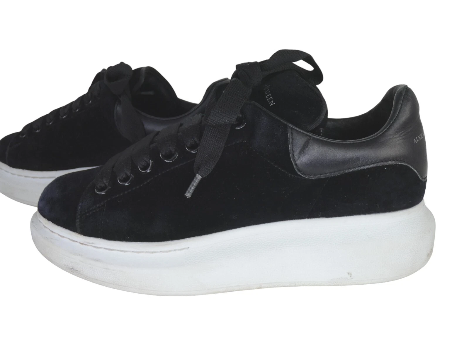 Alexander McQueen Runway scarpe da ginnastica oversize nere sneakers in velluto designer UK 3