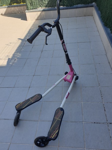 PATINETE DE TRES RUEDAS TRYWIL (DECATHLON) SUPER DIVERTIDO PARA NIÑOS/AS