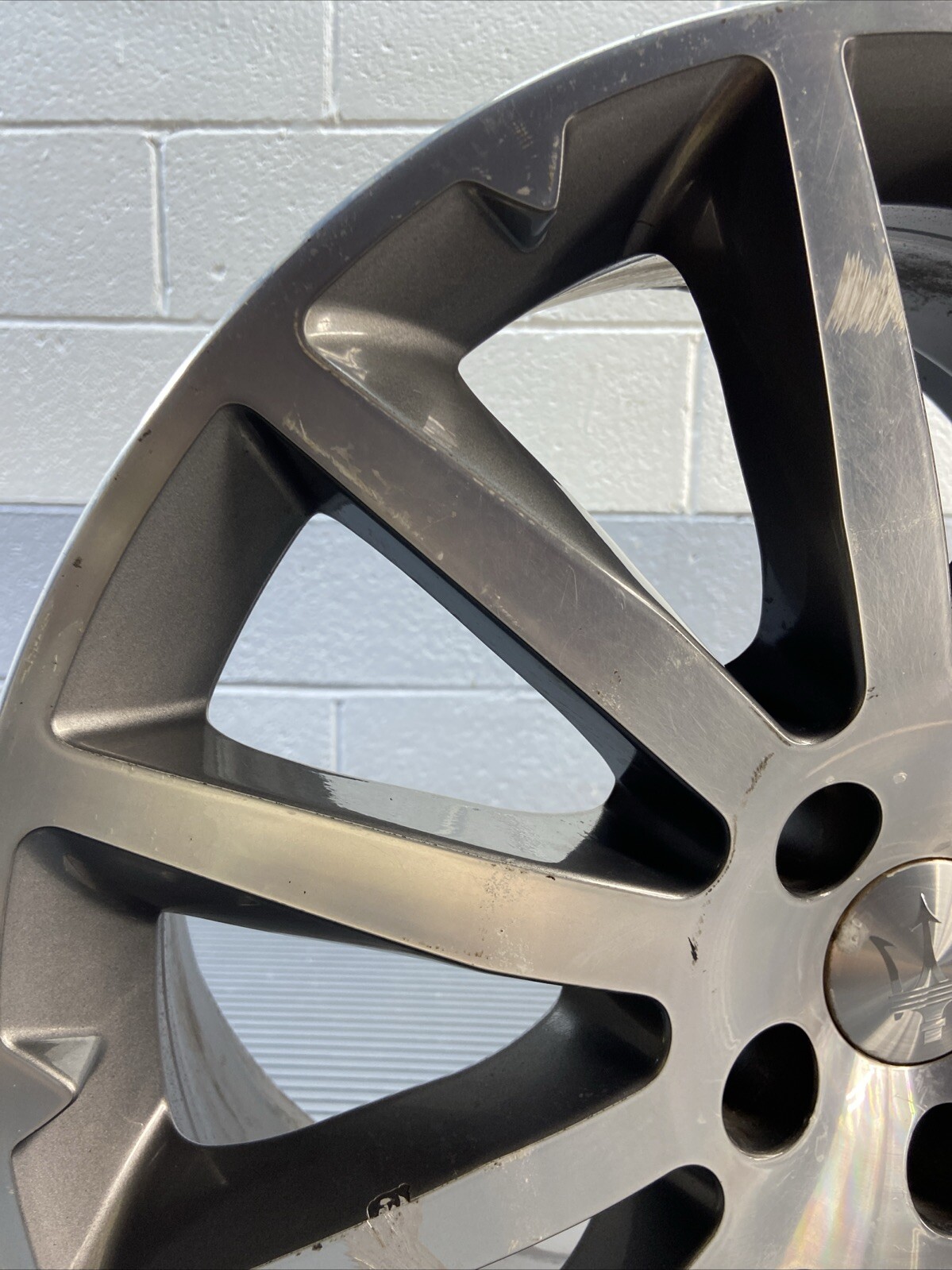 2014-2017 Maserati Ghibli Wheel Rim Disk 7.5x18 ET43 Genuine OEM Hub NOTE