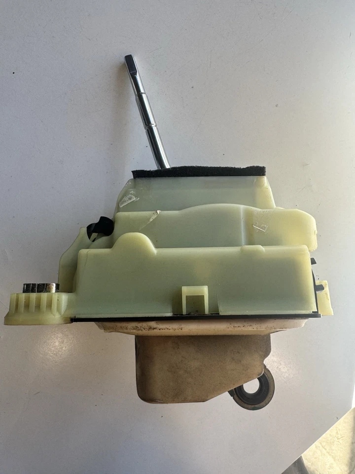 03-09 Mercedes W203 C230 C320 CLK500 Shifter Gear Shift Selector 2032675424 - Image 3 of 4