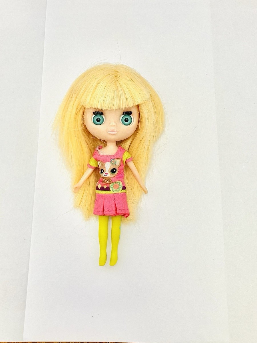 Littlest Pet Shop LPS #B15 Blythe Fashion Doll Blonde Blue Read
