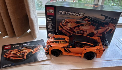 LEGO Technic 42093 Chevrolet Corvette ZR1 579-Piece 2-in-1 Set