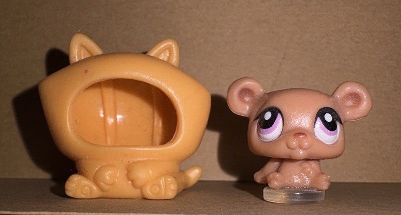 Hasbro Littlest Pet Shop Teeniest Tiniest Mini Bear Cub And Cat Kitten Costume