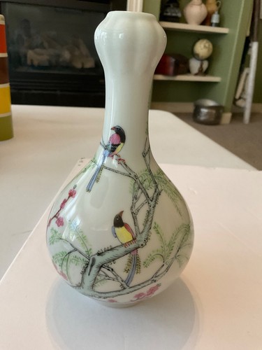 Vtg Chinese P'ing Vase 7.5” Ch'ien-lung ware bottle. Porcelain - Picture 3 of 6