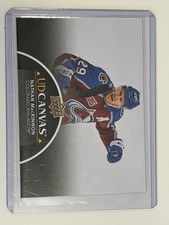 2021-22 upper deck series 1  UD canvas  Black Border Nathan Mackinnon #C21