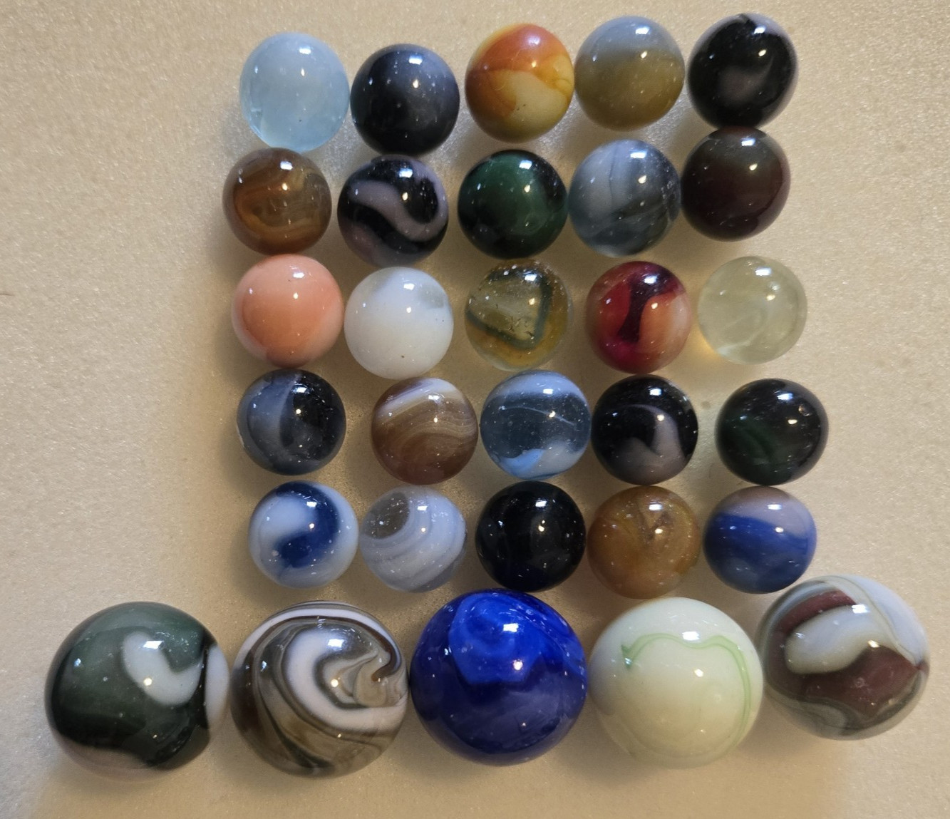 LOT 30 Marbles,  Swirls, Slags, Includin 5 Large, Variety of Colors and Patterns
