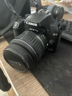 Canon EOS 1000D Spiegelreflexkamera DSLR 2 Objektive !