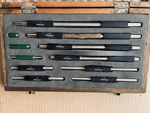 Mitutoyo 167-913 Micrometer Standard Set, 1-11" Size, 11 Piece Set w/Wooden Case