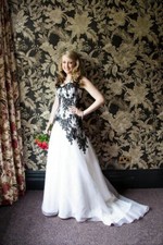 Elegant Black and White Wedding Dress Lace Bridal Gown Lace-up Back 2 4 6 8 10 